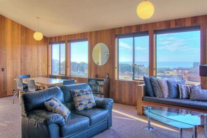 TV, fireplace, DVD player, stereo