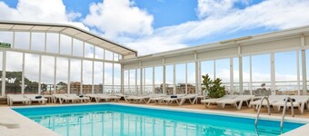 Vintage Hotel Mercedes