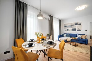 Dining - Smart Home - Gloria Apartment by Avenue  with AC, WiFi in welcoming Timișoara (Timișoara)
