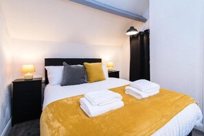 1 habitación, tabla de planchar con plancha, wifi y ropa de cama 