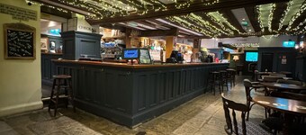 OYO The Greyhound Inn