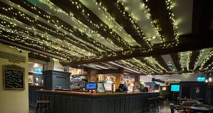 OYO The Greyhound Inn