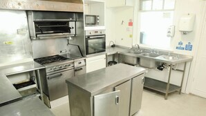 Interior detail - OYO Meadows Way Guest House (Uttoxeter)