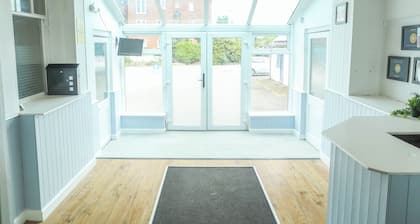 OYO Meadows Way Guest House