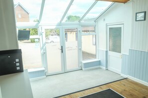 Lobby - OYO Meadows Way Guest House (Uttoxeter)