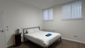 Standard Double Room, Shared Bathroom - OYO High Street Buckie (Buckie)