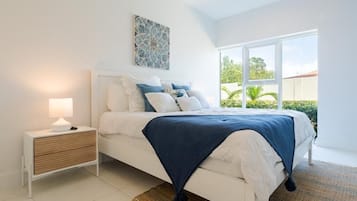 Caja de seguridad en la habitación y cortinas blackout