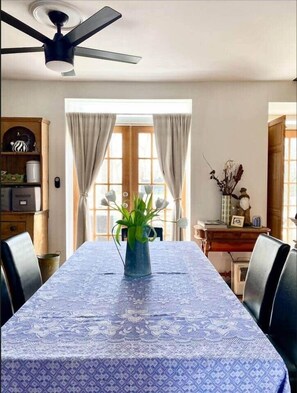 Unclassified image, 2 of 38, button - Riverfront Rustic 1824 Mansion (Troy)