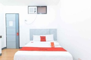 Room - RedDoorz @ CAA Road Las Pinas (Las Pinas)