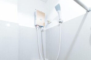 Room - RedDoorz @ CAA Road Las Pinas (Las Pinas)