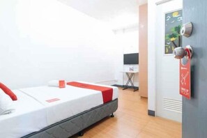 Room - RedDoorz @ CAA Road Las Pinas (Las Pinas)