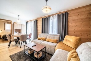 Living area - 140m from ski lifts, 2nd floor, balcony, parking, tv, ski locker, 56m², Morzine (Morzine)