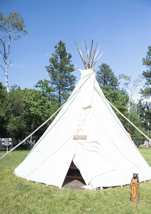 Miscellaneous - Bear Tipi, Rustic "Bear" Tipi by Bighorn Mountains (Story)