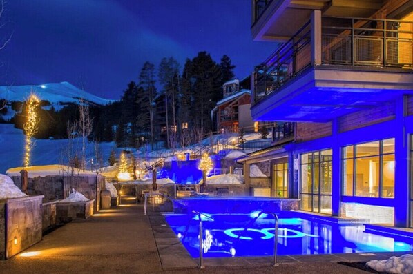 Indoor pool, outdoor pool - Ski in, ski out in Breckenridge Colorado (Breckenridge)