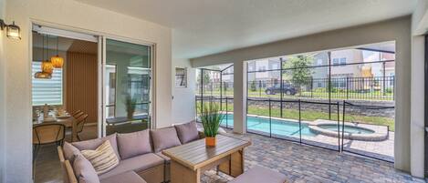 屋外ダイニングエリア