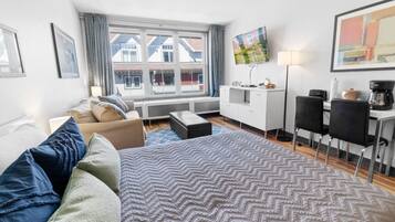 1 slaapkamer, een bureau, een strijkplank/strijkijzer, gratis wifi