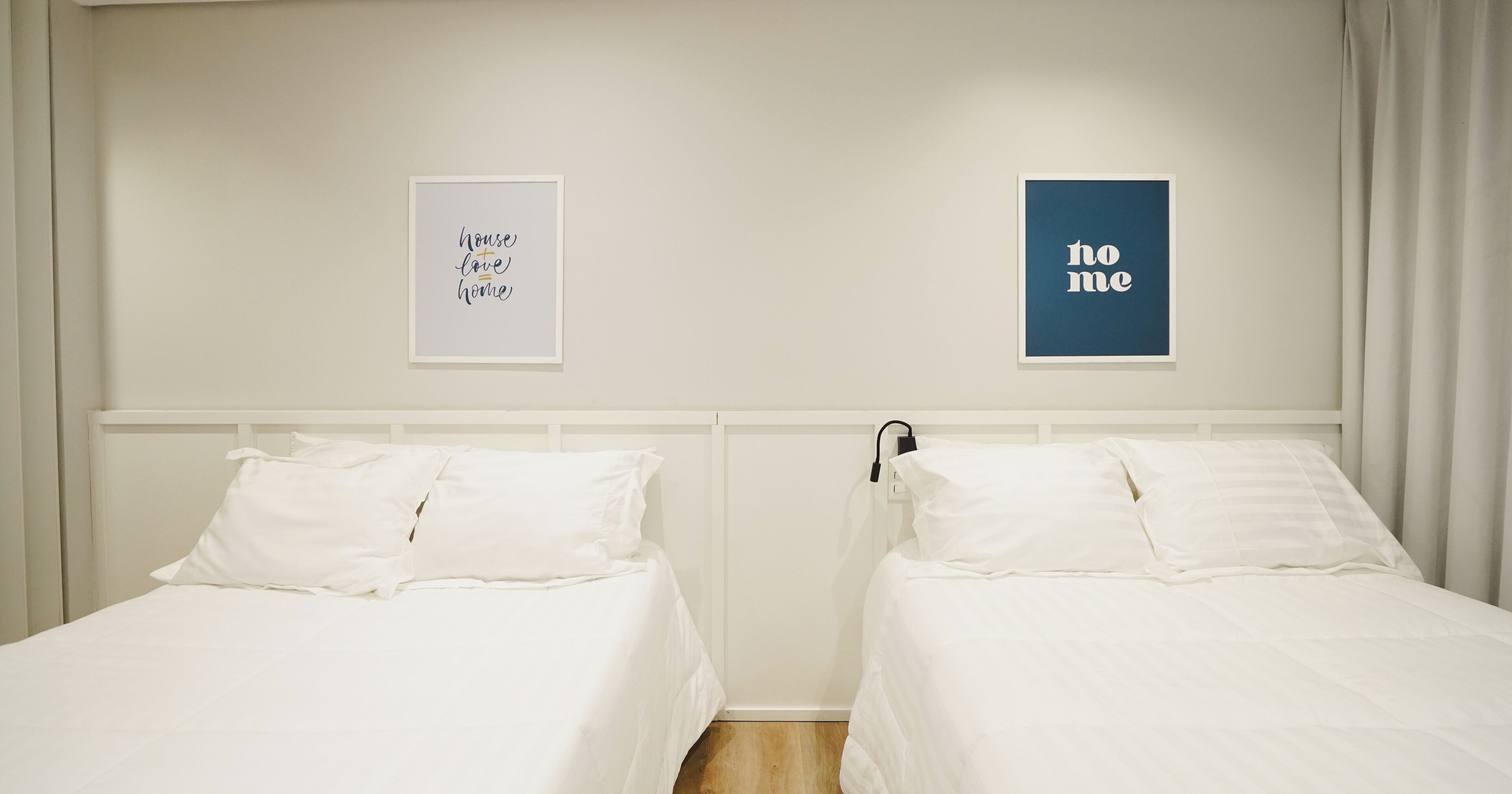 Family Studio, No Windows | Laptop workspace, free WiFi, bed sheets