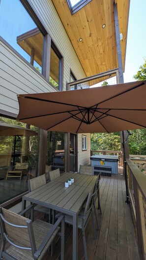 Outdoor dining - The Moonlight view cabin! You perfect cabin getaway!  (Townsend)