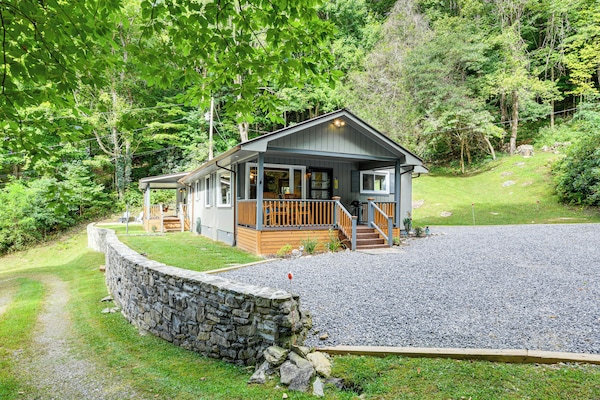 Maggie Valley Vacation Rental | 2BR | 2BA | 1,300 Sq Ft | Stairs Required