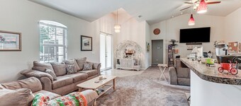 Fire Table & Home Gym: Secluded Naples Home