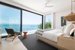 8 soverom, skrivebord, reiseseng for barn og wi-fi (inkludert)