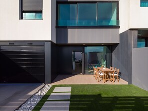 House | Outdoor dining - Sunset Beach Chalet in Pozo Izquierdo Gran Canaria (Santa Lucia)