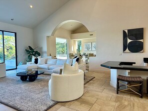 智能電視、書籍