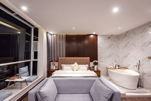 Free WiFi, bed sheets - The Field Inn (Dali)