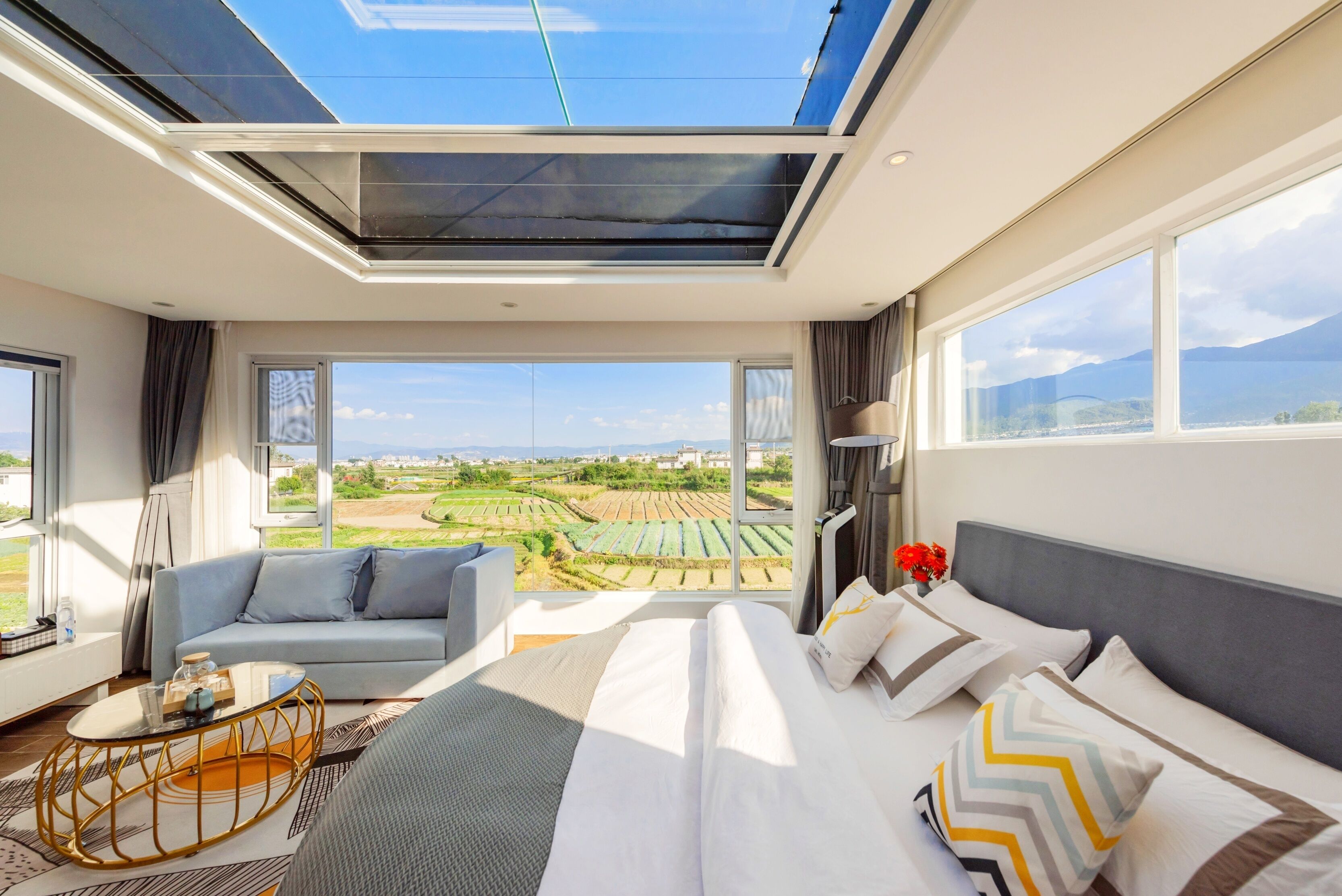 Panoramic-Doppelzimmer, eigenes Bad, Hügelblick