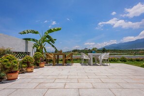 Exterior - The Field Inn (Dali)