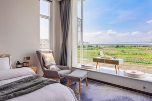 Free WiFi, bed sheets - The Field Inn (Dali)