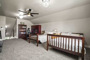3 bedrooms, desk, iron/ironing board, travel crib