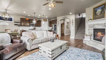 Smart TV, fireplace, books, stereo