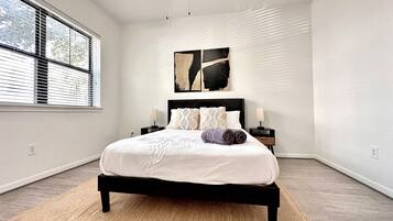 2 bedrooms, desk, iron/ironing board, free WiFi