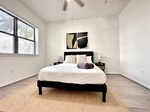 2 bedrooms, desk, iron/ironing board, free WiFi