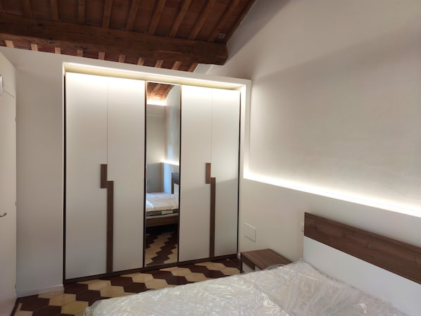 1 Schlafzimmer, Schreibtisch, WLAN, Bettwäsche