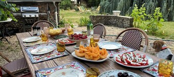 Completely renovated farmhouse with large garden, 1 hour from Paris.