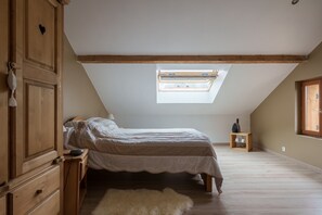 5 habitaciones, tabla de planchar con plancha y wifi gratis 