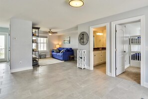 TV, DVD player - Luxurious 7-Bedroom Oceanfront Rental in Bethany with Decks, Elevator, and More! (South Bethany)