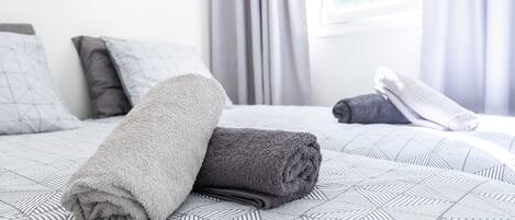 2 quartos, ferros/tábuas de passar roupa, Wi-Fi de cortesia