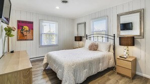 3 bedrooms, iron/ironing board, WiFi (free) - Pet Friendly Oceanside Getaway in Bethany Beach! (South Bethany)