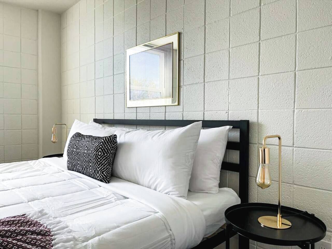 办公桌、熨斗/熨衣板、免费 WiFi、床单