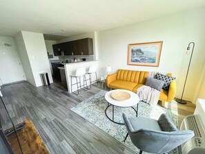 Smart TV - Sleepover | Elite 1BD/1BA + Gym - Cincinnati (Cincinnati)