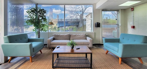 Sleepover | Elite 1BD/1BA + Gym - Cincinnati