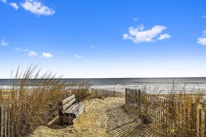 Beach - Charming Oceanside Saltbox Style Home in Bethany Beach! (South Bethany)