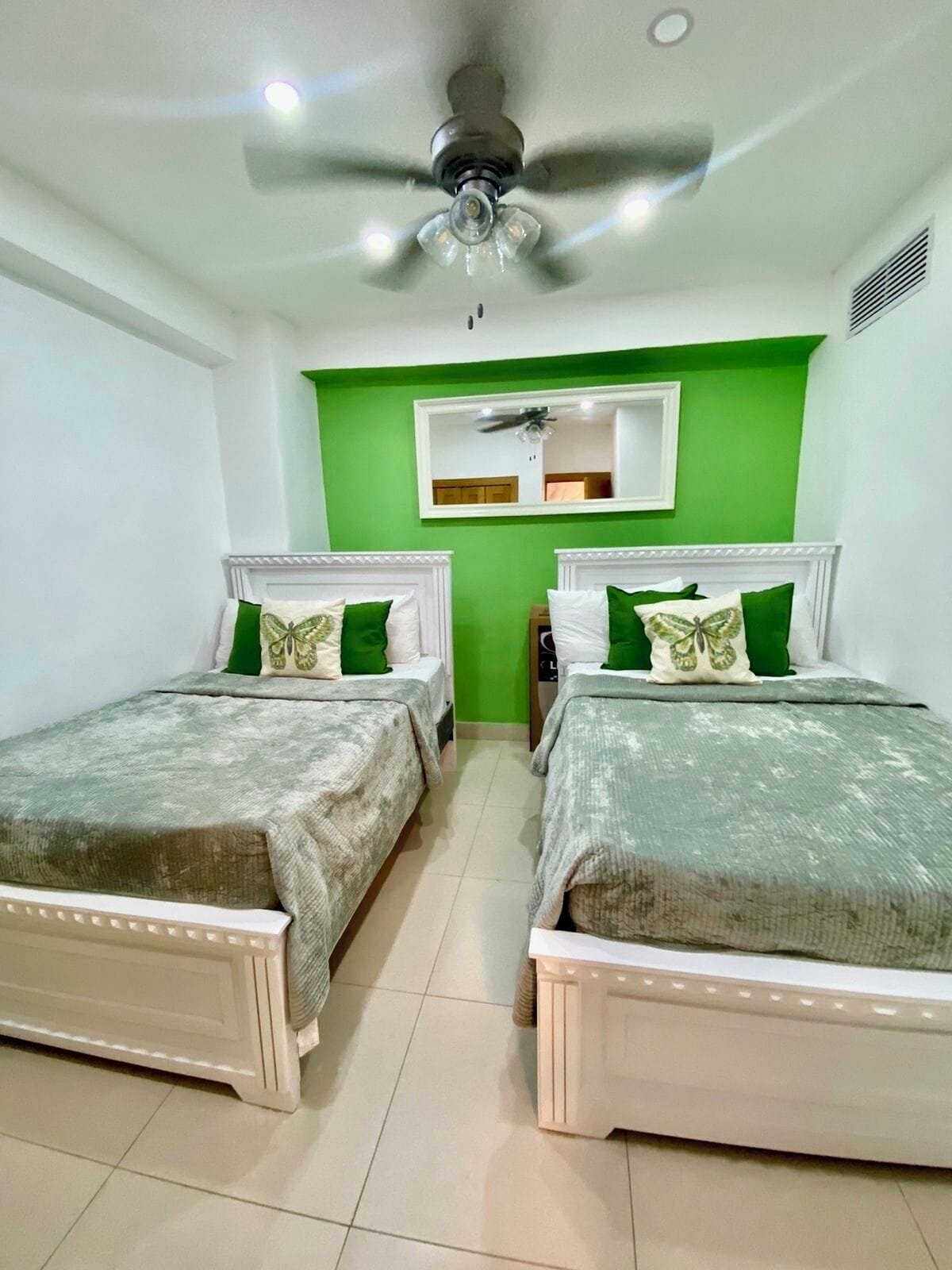 2 bedrooms, in-room safe, desk, laptop workspace