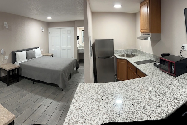 1 chambre, fer et planche Ă repasser, Wi-Fi, draps fournis