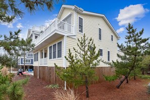 Exterior - Amazing 6 BR Oceanside Property in Bethany Beach: Elevator, Hot Tub, Sleeps 15! (South Bethany)