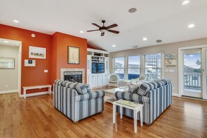 Smart-TV, Kamin, DVD-Player, Stereoanlage