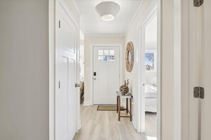 5 habitaciones, tabla de planchar con plancha y wifi gratis 